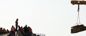 Baustelle Baustelle. Amnesty International fordert von der Fifa Verbesserungen auf den Baustellen für die WM 2022.
