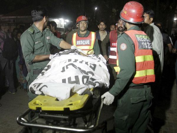Viele Tote in Pakistan nach einem Selbstmordanschlag in der Stadt Lahore.