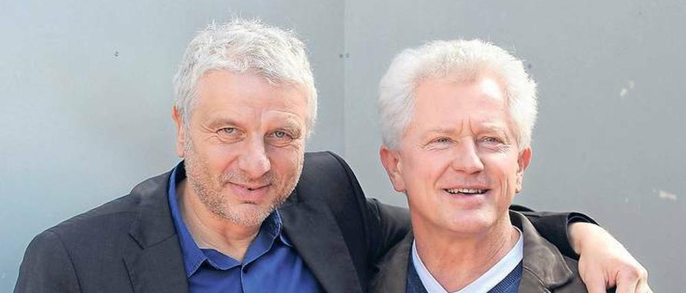 Nicht ohne meinen Udo. Miroslav Nemec (rechts) feiert zusammen mit Udo Wachveitl 25-jähriges Dienstjubiläum im Münchner „Tatort“. Foto: Andreas Gebert/dpa