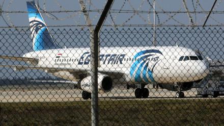 Die entführte EgyptAir-Maschine auf dem Flughafen von Larnaka.