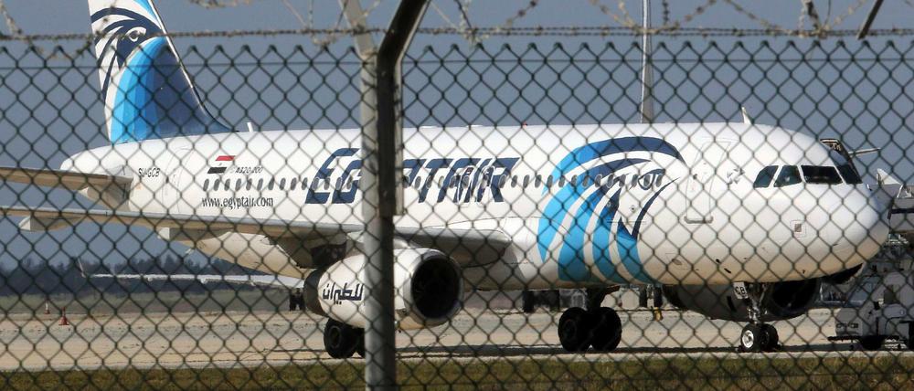 Die entführte EgyptAir-Maschine auf dem Flughafen von Larnaka.