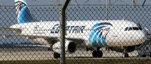 Die entführte EgyptAir-Maschine auf dem Flughafen von Larnaka.