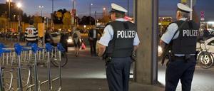 In Deutschland ist die Anschlagsgefahr nach wie vor groß. An öffentlichen Plätzen und bei Großveranstaltungen gibt es hohe Sicherheitsstandards. 
