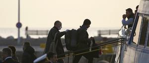 Griechenland hat mit der Abschiebung von Migranten in die Türkei begonnen.