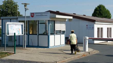 Die syrischen Flüchtling werden zunächst im Erstaufnahmelager Friedland unterkommen. 