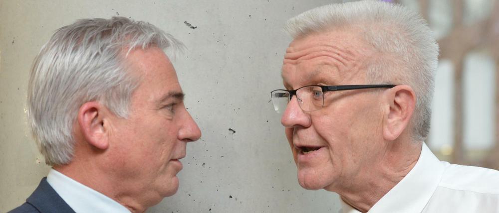 Der Landesvorsitzende der baden-württembergischen CDU, Thomas Strobl (l), und Ministerpräsident Winfried Kretschmann (Bündnis 90/Die Grünen). 