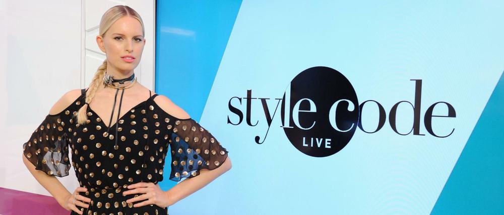 "Style Code Live" mit Moderatorin Karolina Kurkuva. 
