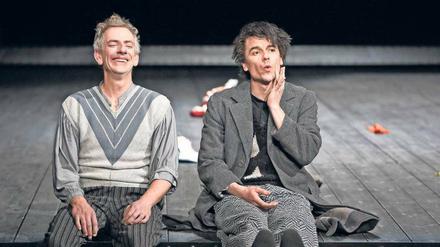 Vater und Sohn. Bernd Moss (links) als Hiob, Alexander Khuon als Menuchim. Sie hätten sich so viel zu sagen. 