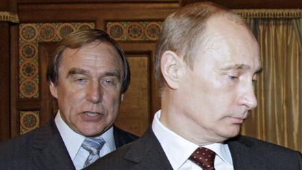 Der Cellist Sergej Rodulgin (links) und der russische Präsident Wladimir Putin im Petersburger "Haus der Musik", dessen Direktor Roldugin ist. Beide sind seit fast 40 Jahren befreundet. 