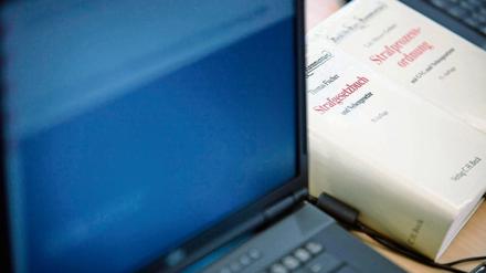 Recht langsam. In Berlins Behörden gehören Computerausfälle zum Alltag. 