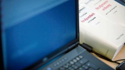 Das alte Programm läuft noch unter Windows 95, stabil. Seit für das neue Programm modernisiert wird, geht nichts mehr.