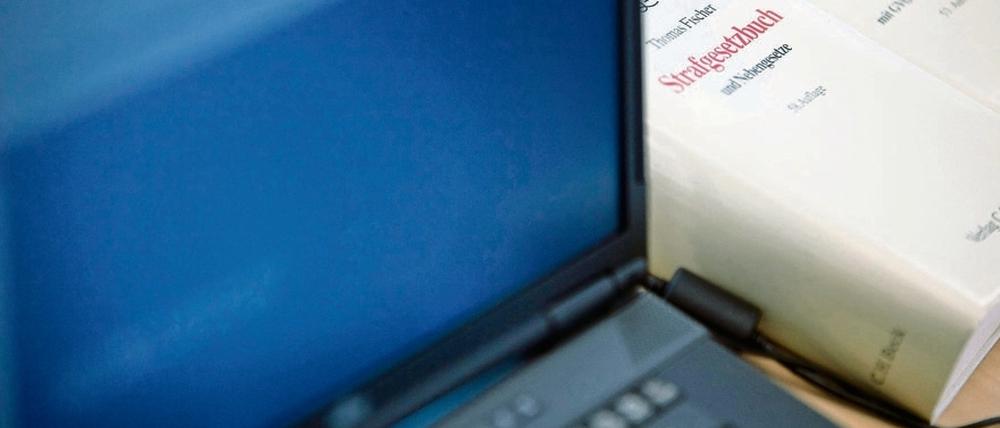 Das alte Programm läuft noch unter Windows 95, stabil. Seit für das neue Programm modernisiert wird, geht nichts mehr.