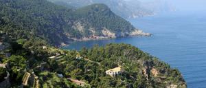 Blick auf die westliche Küste bei Banyalbufar auf Mallorca in Spanien, aufgenommen.