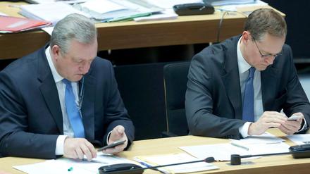 Abgekühltes Verhältnis: Innensenator Frank Henkel (links) und Berlins Regierender Bürgermeister Michael Müller vor zwei Wochen im Abgeordnetenhaus.