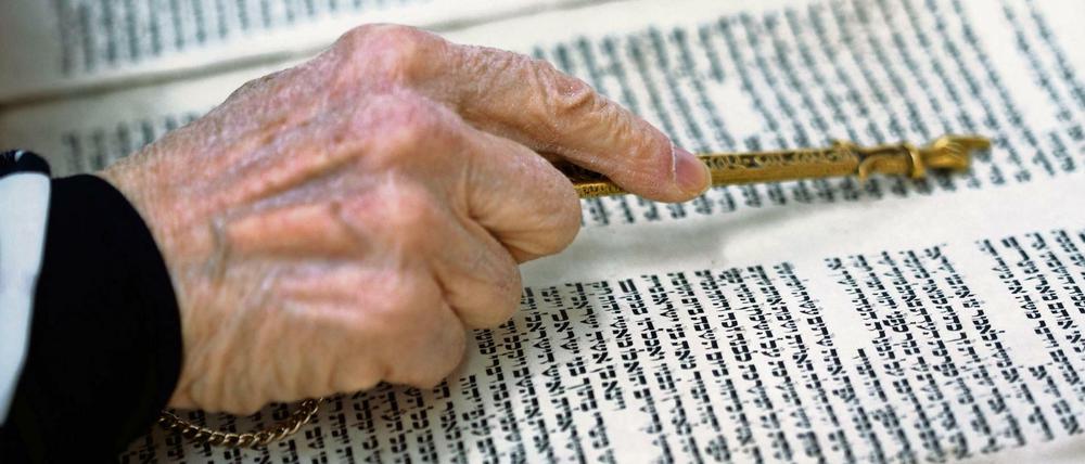 "Alles auf den Kopf stellen" - selbst die Thora. Auch das gehört zum Judentum.