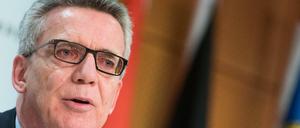 Bundesinnenminister Thomas de Maizière (CDU) will die Grenzkontrollen nach Österreich bald aufheben.  