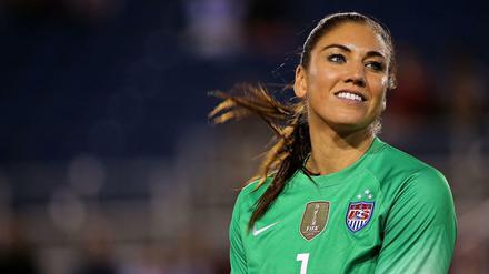 Hope Solo prangert die vermeintlich ungerechte Bezahlung im Fußball an.