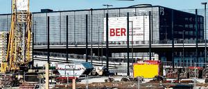 Blick auf eine Baustelle am Südpier des neuen Hauptstadtflughafens Berlin Brandenburg Willy Brandt (BER). Ein Experte sagt: Er kann erst 2019 ans Netz gehen.