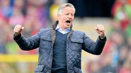 Wer hat hier spröde gesagt? In seiner Zeit beim FC Schalke 04 musste sich Jens Keller viel Kritik anhören. Macht er künftig in Köpenick eine bessere Figur? 