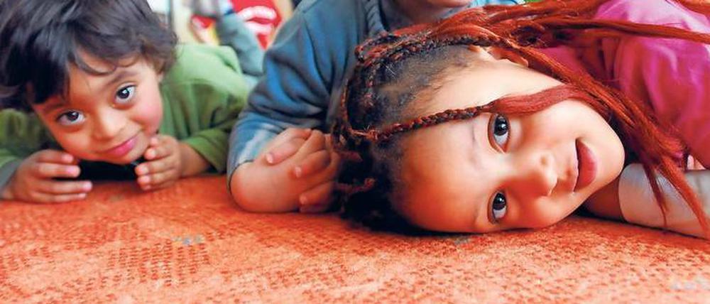 Kinder sind ein Geschenk. Und die Koalition will jetzt noch zusätzlich beitragsfreie Krippenjahre spendieren - auch wenn die Idee nur wenige Anhänger hat. 