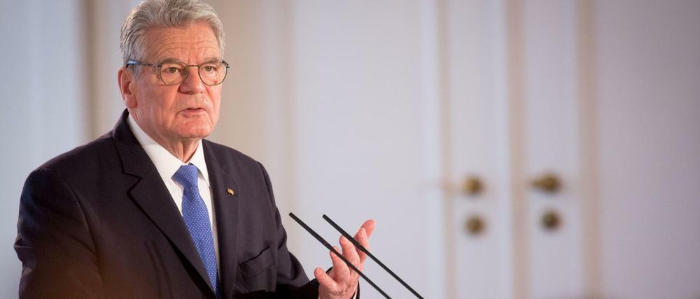 Bundespräsident Joachim Gauck spricht am 07.04.2016 in Berlin zu Beginn des Symposiums "Flüchtlinge in Deutschland: Integration ermöglichen - Zusammenarbeit stärken".