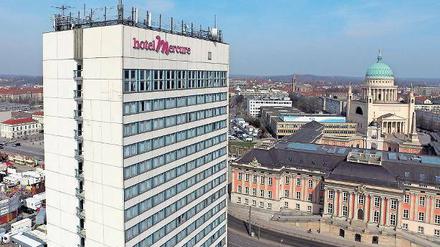 Deutsches Demokratisches Hotel. Vor allem am geplanten Abriss des „Mercure“ entzündet sich der Streit.