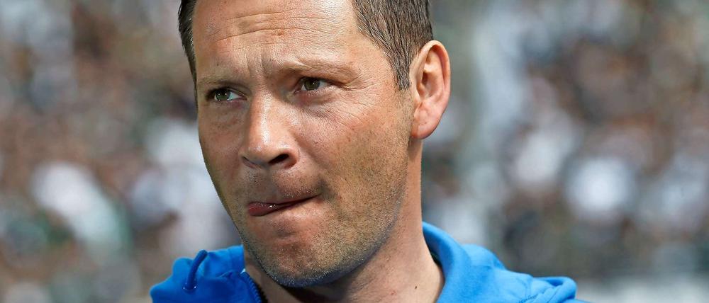 Reagieren Sie jetzt! Herthas Trainer Pal Dardai.