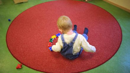 In Ruhe spielen, aber auch gefördert werden - das wünschen sich Eltern für ihre Kinder. Die Frage: Was muss das kosten?
