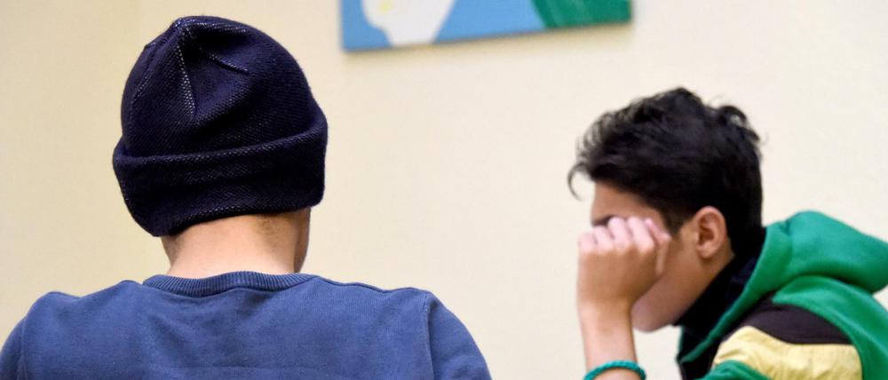 In Deutschland werden laut einem Bericht mehrere Tausend minderjährige Flüchtlinge vermisst .