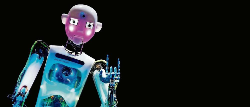 Ein kompetenter Ansprechpartner? Ein humanoider Roboter steht im Congress Centrum Hannover (Niedersachsen) anlässlich der Eröffnung der weltgrößten Computermesse CeBIT.
