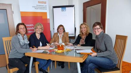 Gründerinnen und Unternehmerinnen: Mara Diederich (Mitarbeiterin), Silke Landgraf-Bittner (Vorstand), Brigitte Märtens (Aufsichtsrat), Andrea Mayer-Lueen (Vorstand) und Zdenka Hruby (Mitarbeiterin) vom GUZSZ (v.l.n.r.).