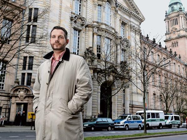 Tom Schreiber, 37, vor dem Kriminalgericht Moabit.