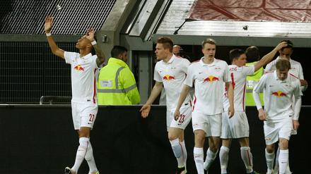 Blick nach oben. RB Leipzig steht vor dem Aufstieg in die Bundesliga.