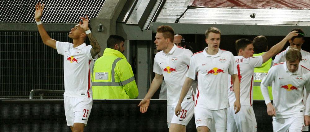 Blick nach oben. RB Leipzig steht vor dem Aufstieg in die Bundesliga.