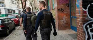 Nach dem Einsatz. Einsatzkräfte der Polizei am Dienstagmorgen in Berlin. 