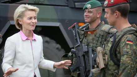 Die Soldatenarbeitszeitverordnung war zum Jahresbeginn von Ministerin Ursula von der Leyen (CDU) in Kraft gesetzt worden.