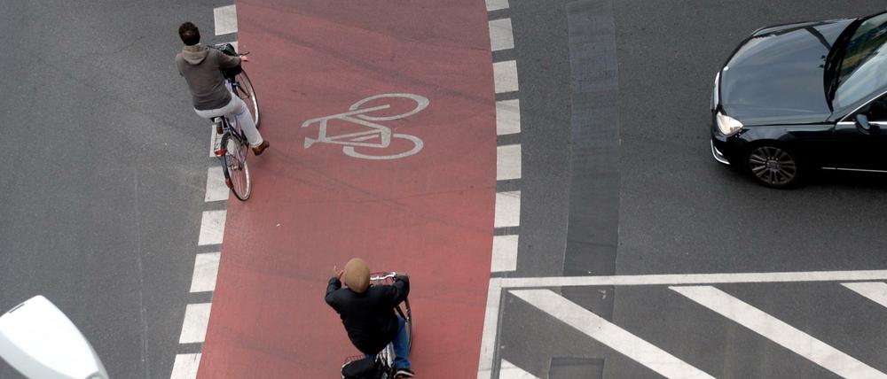 Roter Teppich. So komfortable Radverkehrsanlagen wie am Moritzplatz sind in Berlin bisher die Ausnahme.