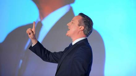 Der britische Premierminister David Cameron muss weitere kritische Fragen zur Herkunft des Vermögens seiner Eltern beantworten.