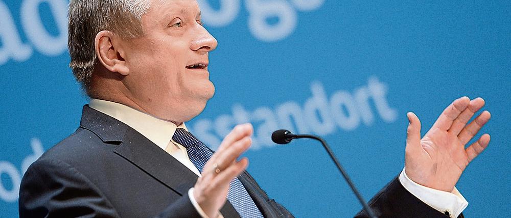 Sucht die Balance zwischen Wirtschaftsinteressen und der Bezahlbarkeit von Arzneimitteln: Gesundheitsminister Hermann Gröhe (CDU).