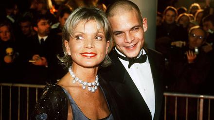 Schauspielerin Uschi Glas (li.) mit ihrem Sohn Ben Tewaag. 