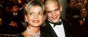 Schauspielerin Uschi Glas (li.) mit ihrem Sohn Ben Tewaag.