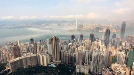 Für Jane Gardams Helden gilt die Devise: „Failed in London - Try Hongkong“.