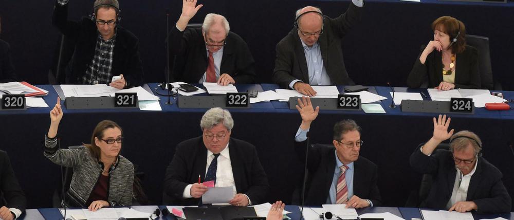 Das Europarlament will einer Richtlinie zustimmen, die Unternehmen gegen den Verrat von Geschäftsgeheimnissen schützen soll.