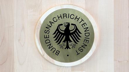 Das Logo des Bundesnachrichtendiensts - über ihn weiß das Kanzleramt alles und sagt weniges.