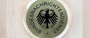 Das Logo des Bundesnachrichtendiensts - über ihn weiß das Kanzleramt alles und sagt weniges.