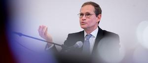 Seit Monaten kämpft Berlins Regierender Bürgermeister Michael Müller (SPD) an mehreren Fronten.