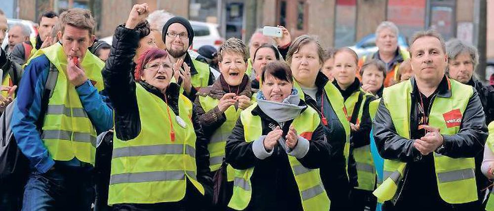 Tarifvertrag gewünscht. Mitarbeiter protestierten zuletzt am Mittwoch vor der Vivantes-Zentrale am Mittwoch.