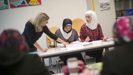 Die Spitzen der großen Koalition haben sich auf Maßnahmen zur Integration von Zuwanderern geeinigt. 