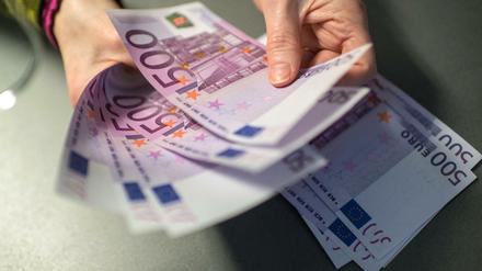 Die Sparer schwimmen im Geld.
