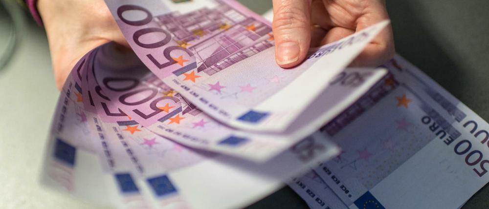 Die Sparer schwimmen im Geld.